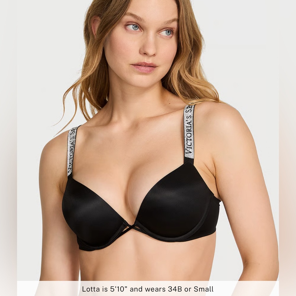 Victoria’s Secret bombshell push-up bra